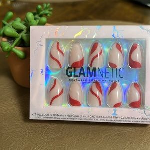 NEW Glamnetic Reusable Press-On Nails